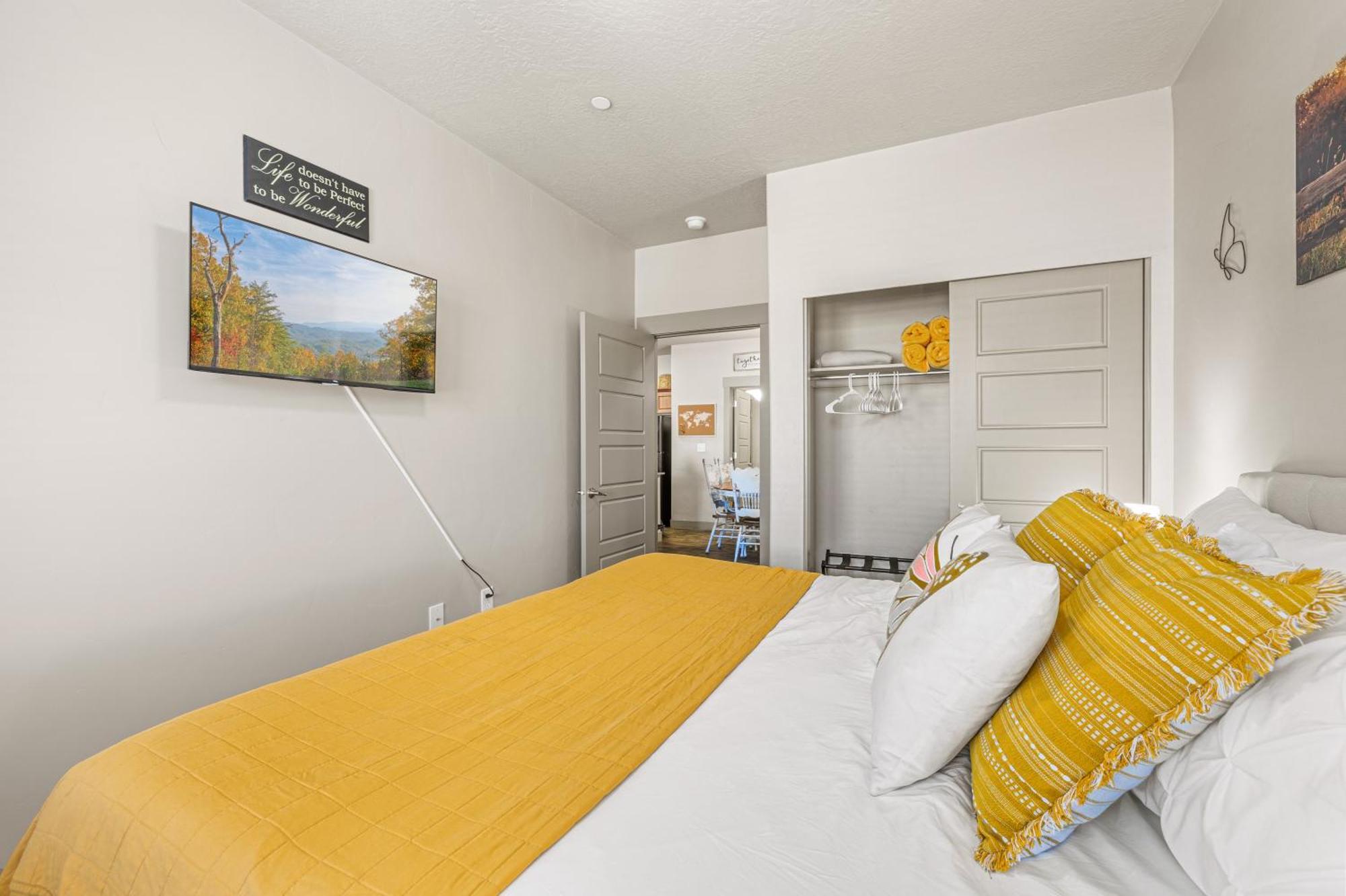 Butterfly Themed Kings Apartment With Private Garage & Access To Lux Hot Tub, Bbq & Gym South Jordan Exteriör bild