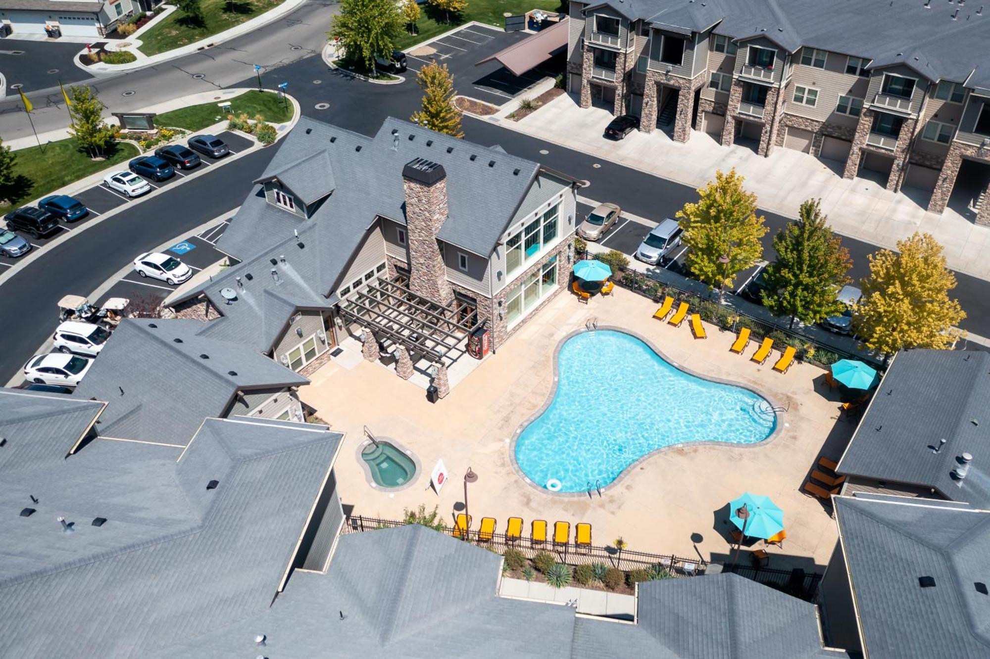 Butterfly Themed Kings Apartment With Private Garage & Access To Lux Hot Tub, Bbq & Gym South Jordan Exteriör bild